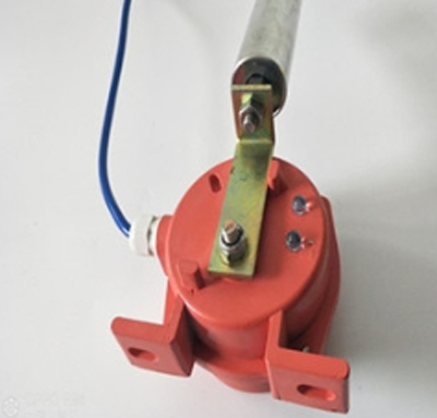 KLT1-1-2提升機(jī)皮帶糾偏開關(guān)、KP11-12-30跑偏開關(guān)生產(chǎn)廠家